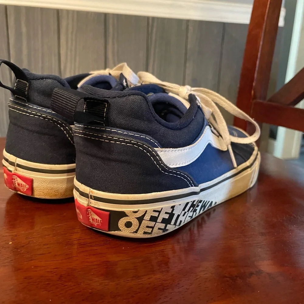 VANS - Picture 4 of 6
